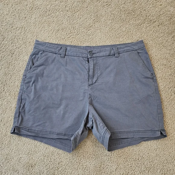 Magellan Outdoors Women's Size 18 Gray Shorts with Pockets - Picture 1 of 14
